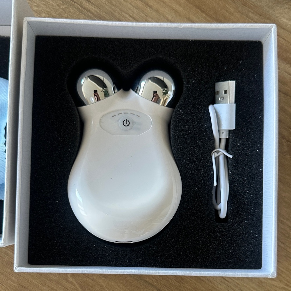 brand new micro current beauty instrument
